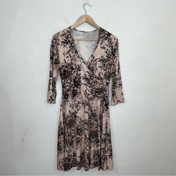 Garnet Hill Faux Wrap Knit Surplice Floral Brianna Dress Midi size Medium - Picture 15 of 15